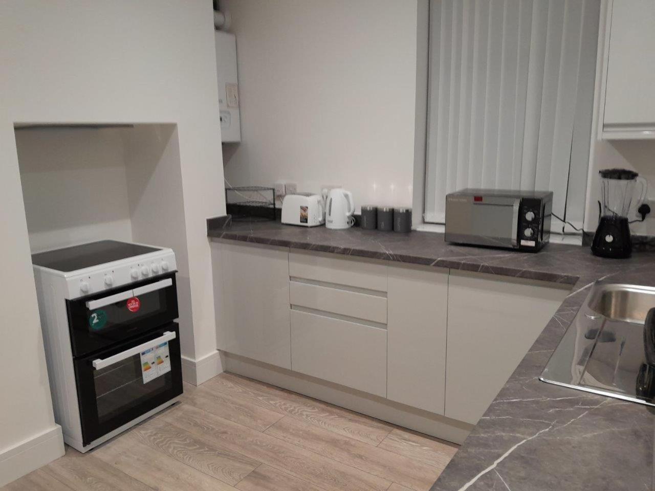 Ashfield New Place نيوكاسل أندر ليم المظهر الخارجي الصورة