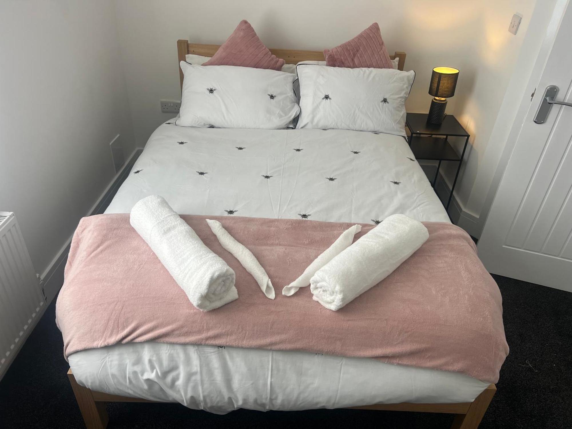 Ashfield New Place نيوكاسل أندر ليم المظهر الخارجي الصورة
